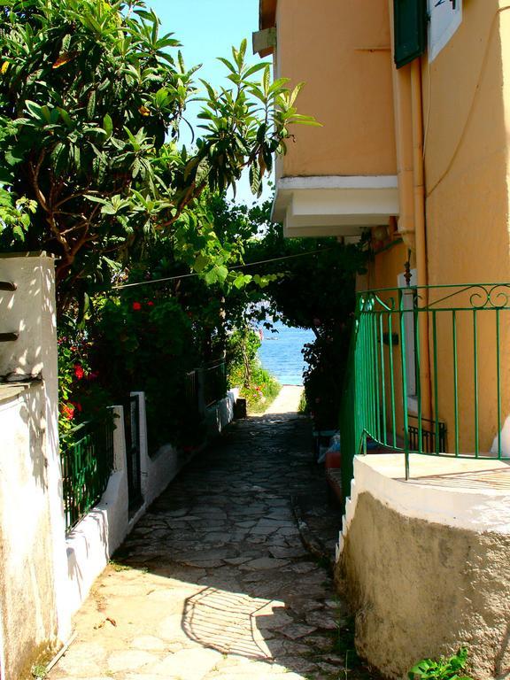 Lena Blue Sea Apartments Каламі Екстер'єр фото