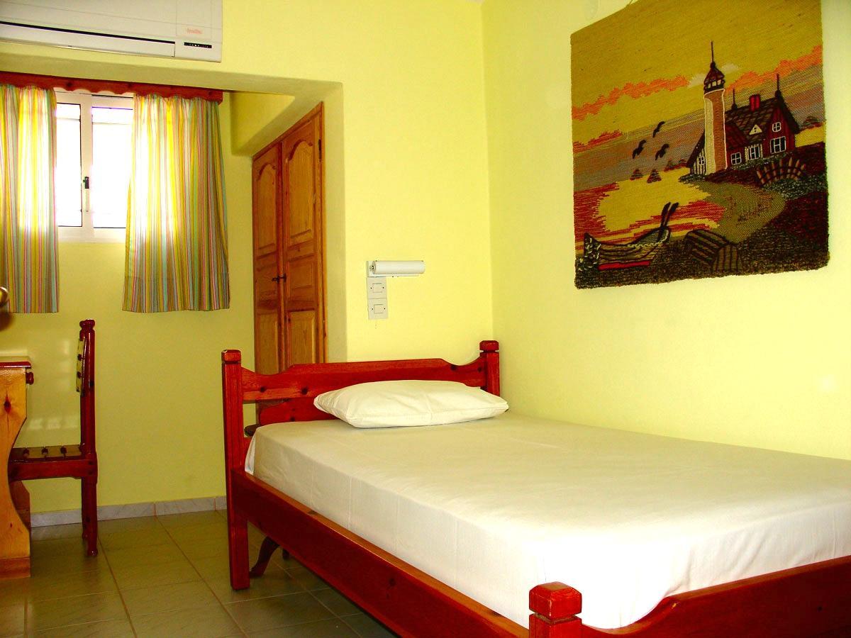 Lena Blue Sea Apartments Каламі Екстер'єр фото