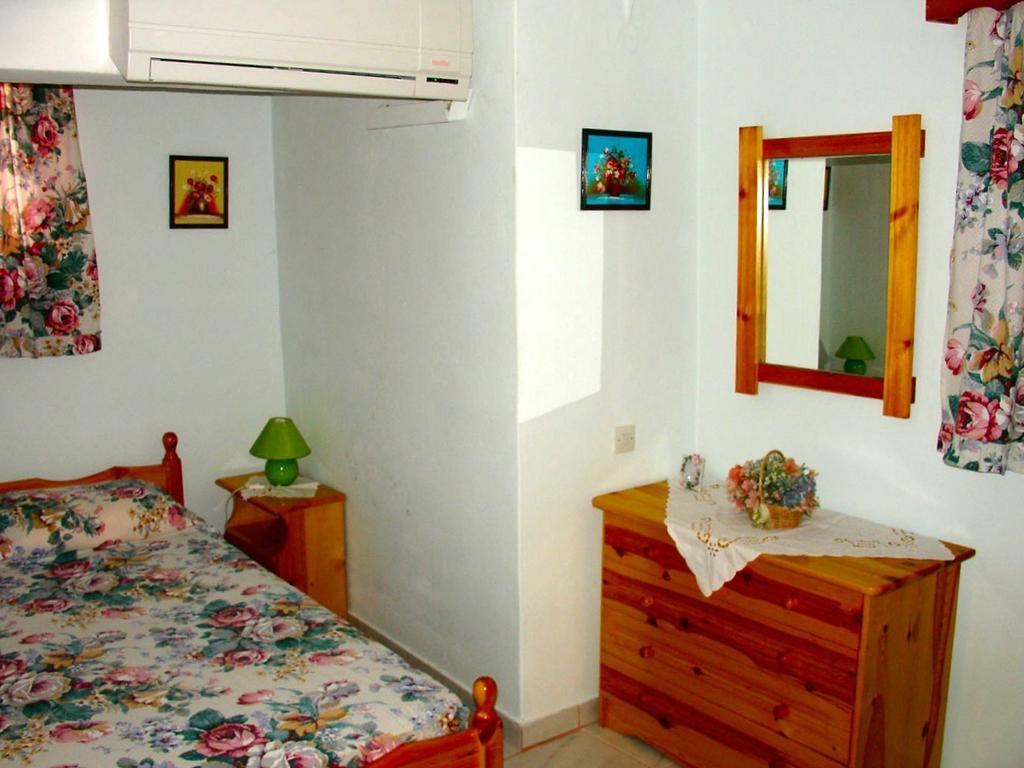 Lena Blue Sea Apartments Каламі Екстер'єр фото