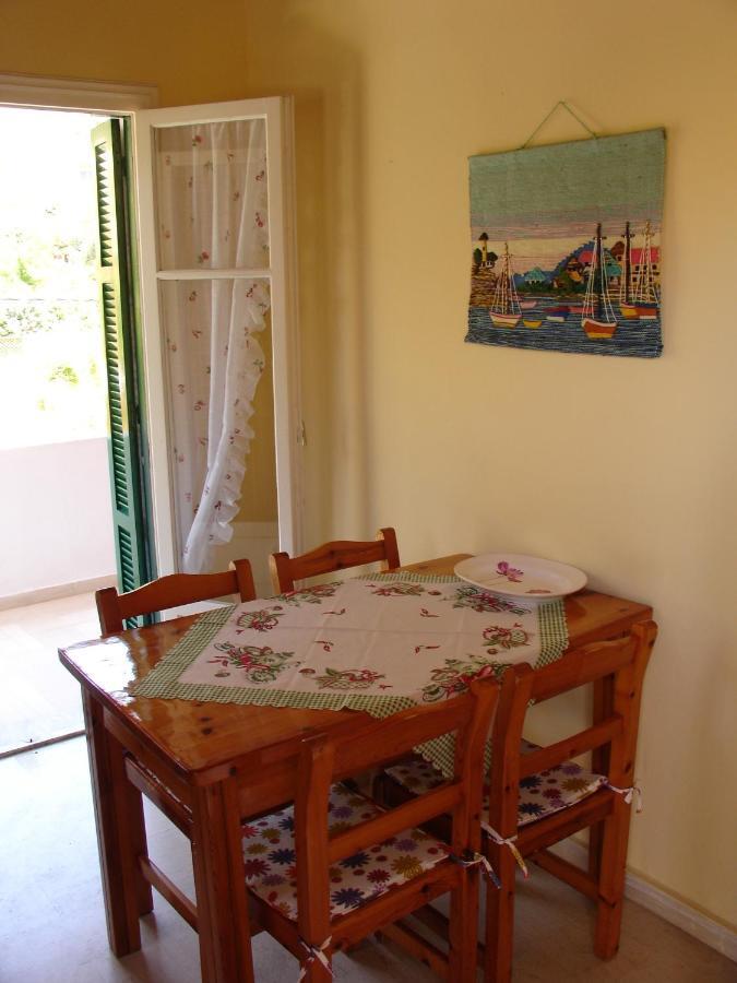 Lena Blue Sea Apartments Каламі Екстер'єр фото